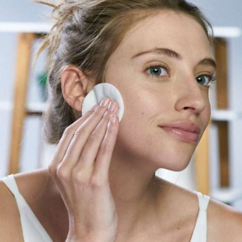 What To Wash Your Face With? Pluses & Minuses of Various Skin Cleansers